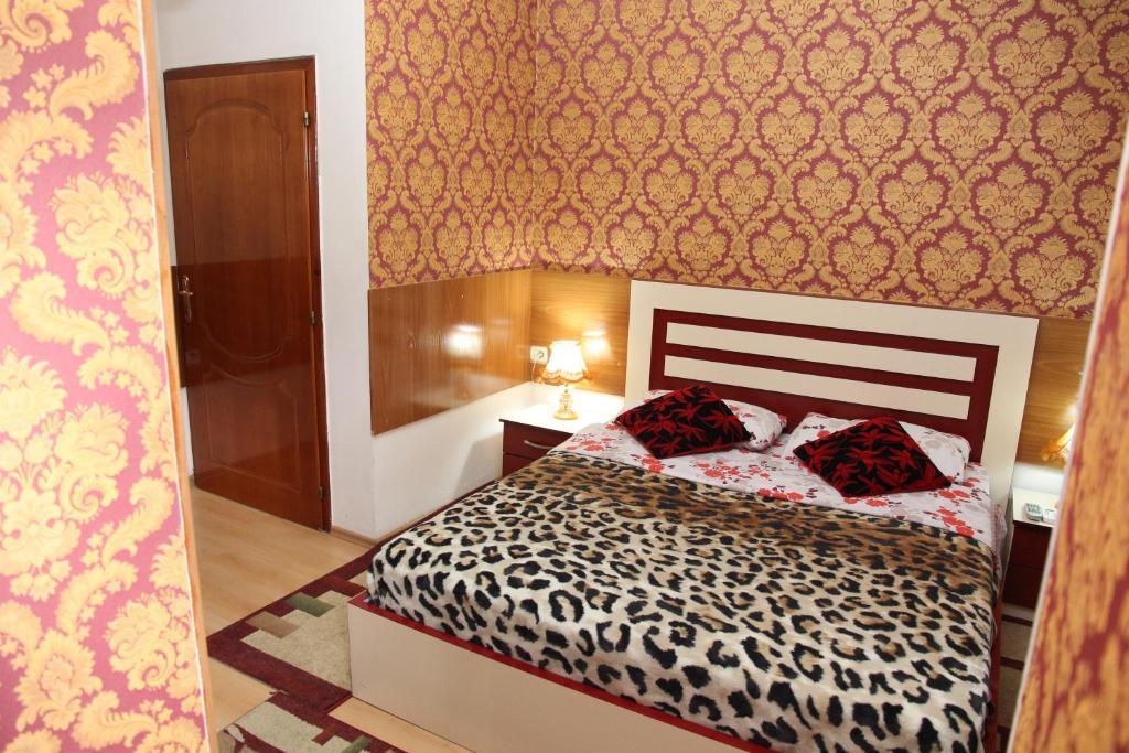 Hotel Parlamenti Tirana Camera foto