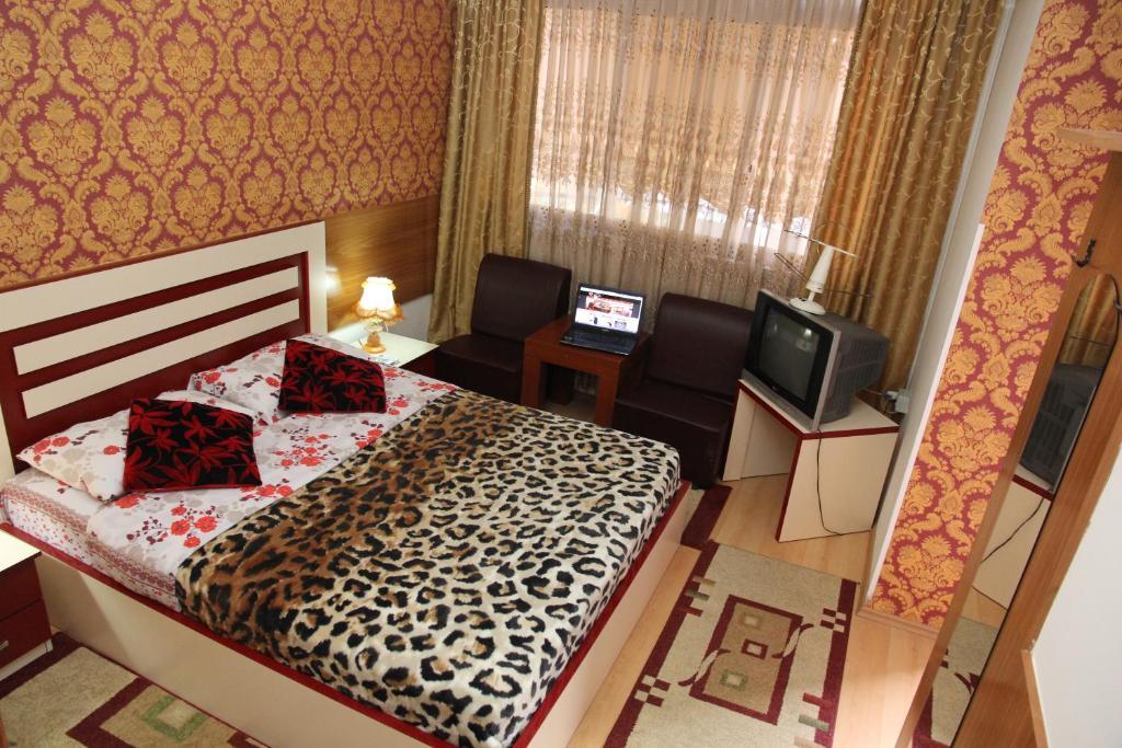 Hotel Parlamenti Tirana Camera foto